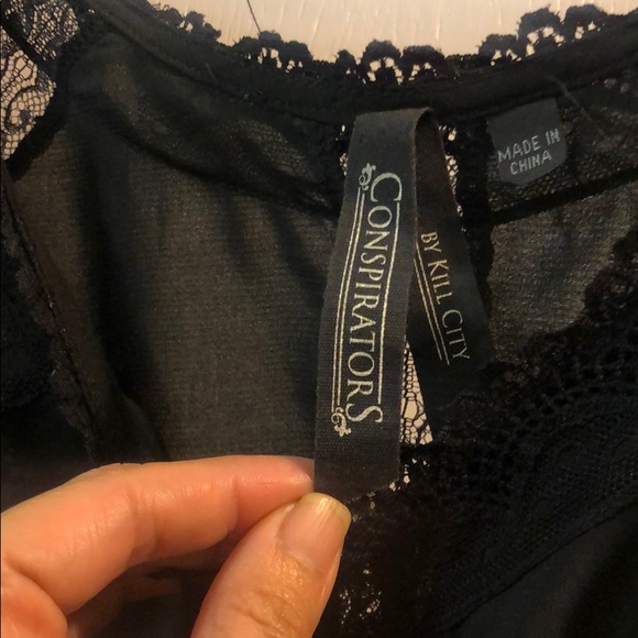 ☠️ KILL CITY/ Sheer Peasent  Top ☠️ - Picture 5 of 5